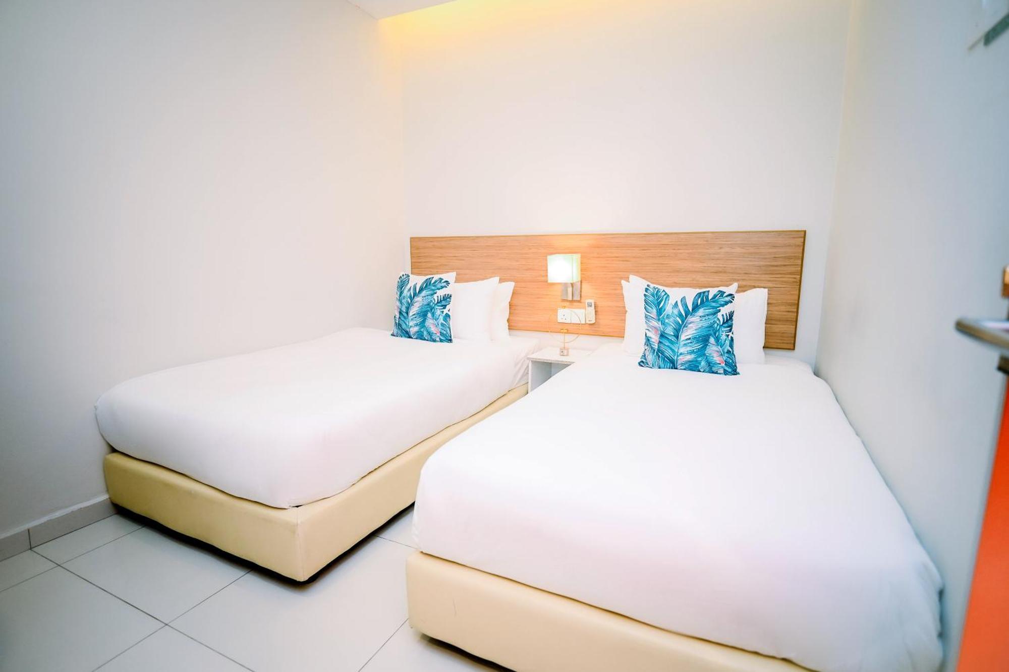 Swing & Pillows - Kelana Jaya Selangor เปอตาลิงจายา ภายนอก รูปภาพ